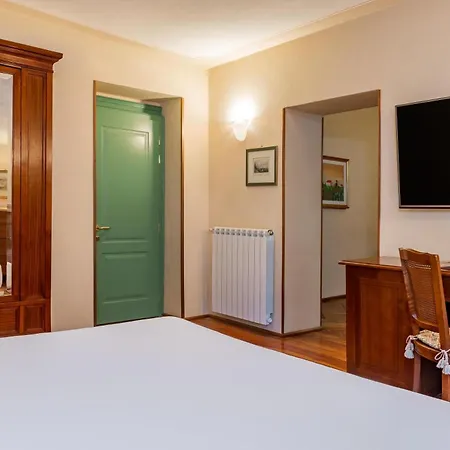 Boutique Hotel Villa Sostaga Gargnano Exterior photo