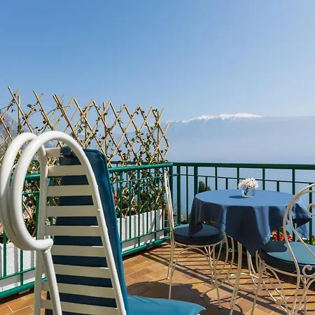 Boutique Hotel Villa Sostaga Gargnano Exterior photo