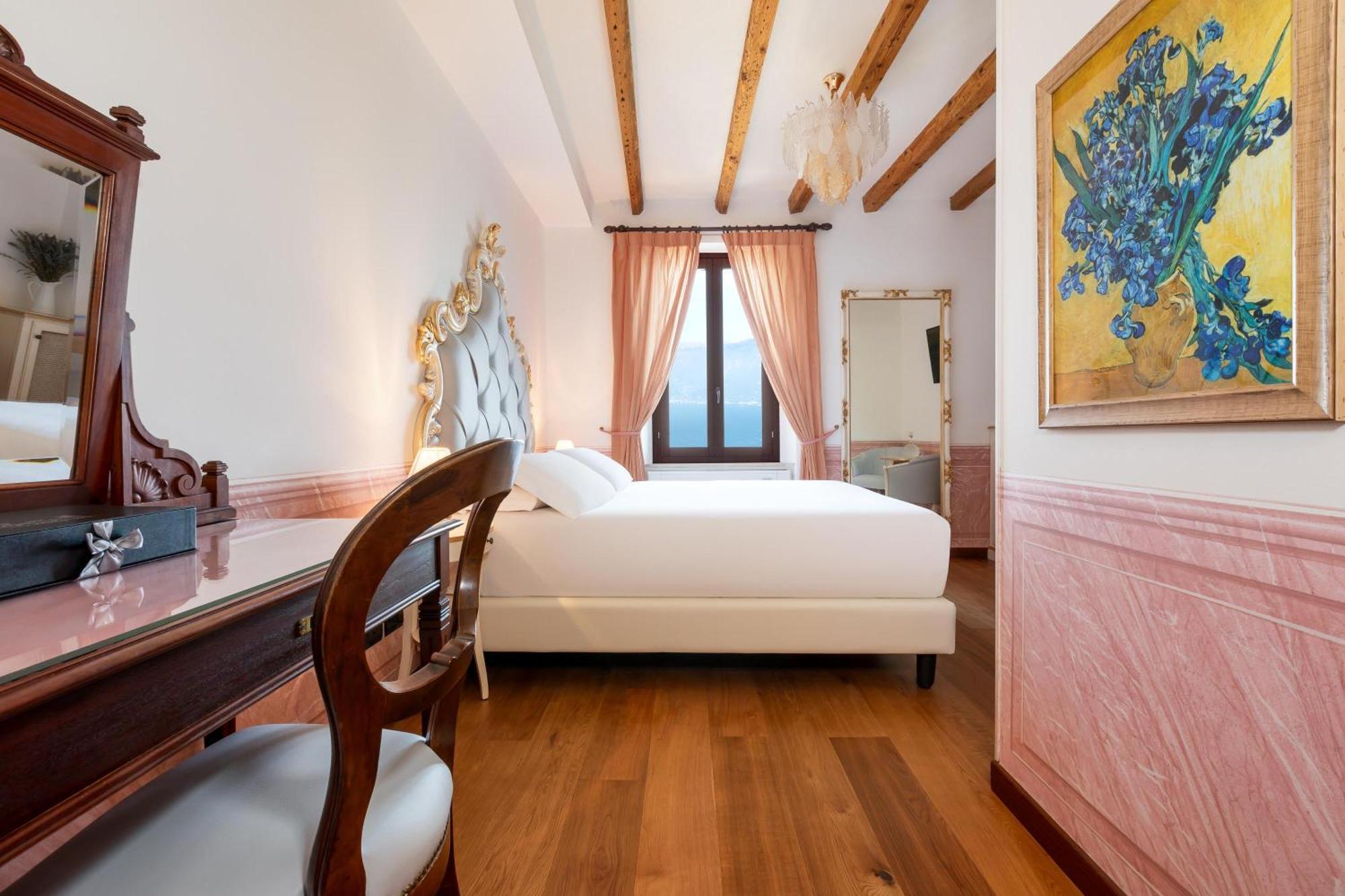 Boutique Sostaga Hotel Gargnano